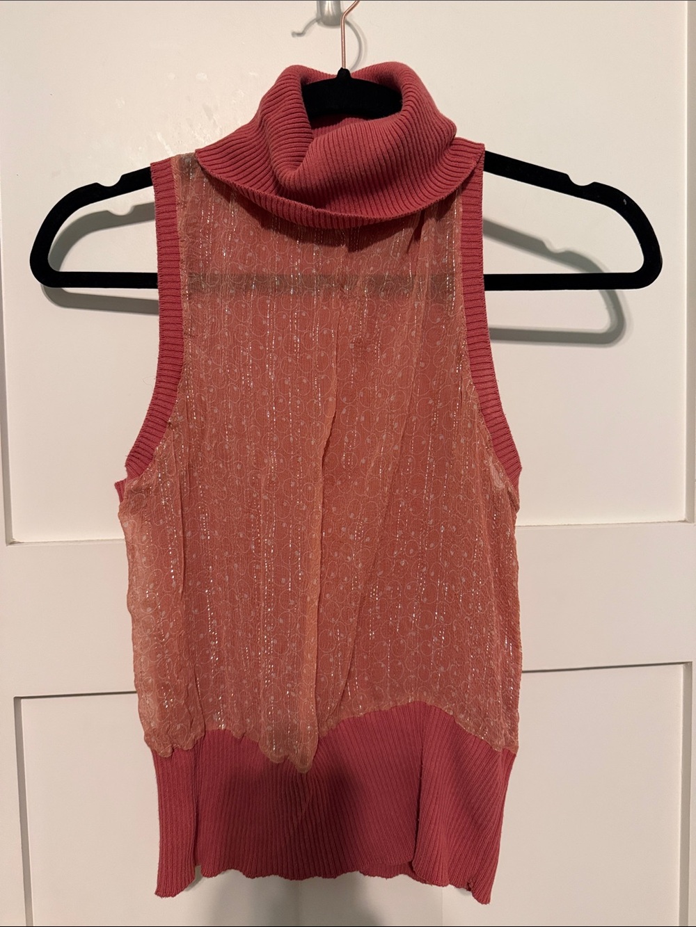 Sisley Vintage Y2K Coral Pink Sleeveless Turtleneck Sweater with Metallic Sheen